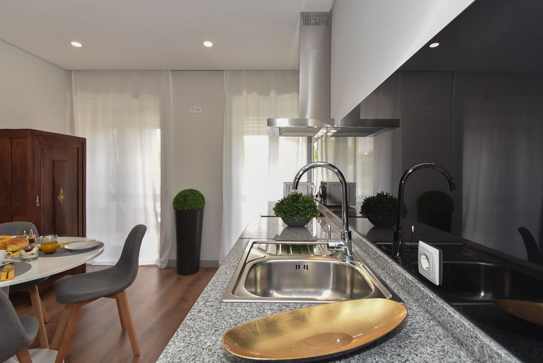 Golden Ribeira — The fitted kitchen