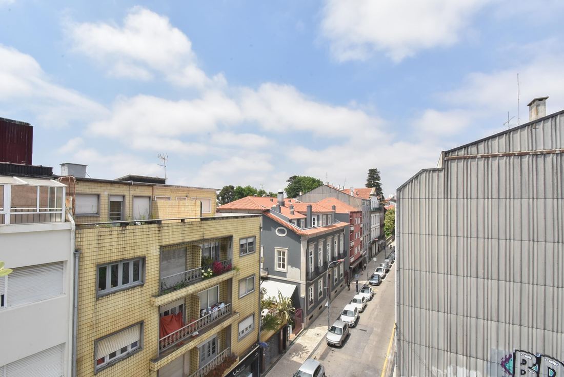 Pink Cedofeita — The rooftops of Rua de Cedofeita